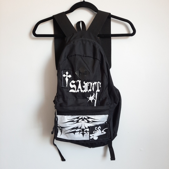 Lightweight Black ππππ£π© πππ’π¨ Backpack - Picture 1 of 3